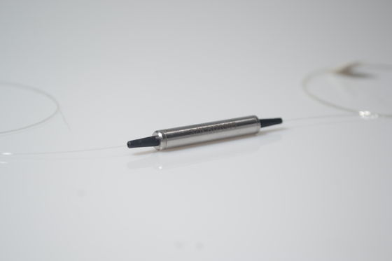 Bộ cách ly sợi quang EDFA/CATV được sử dụng Cách ly cao băng rộng 3 cổng 1x2 40 0,35 Db (Tối đa 0,5) 1310 hoặc 1550 Nm 0,10 Db